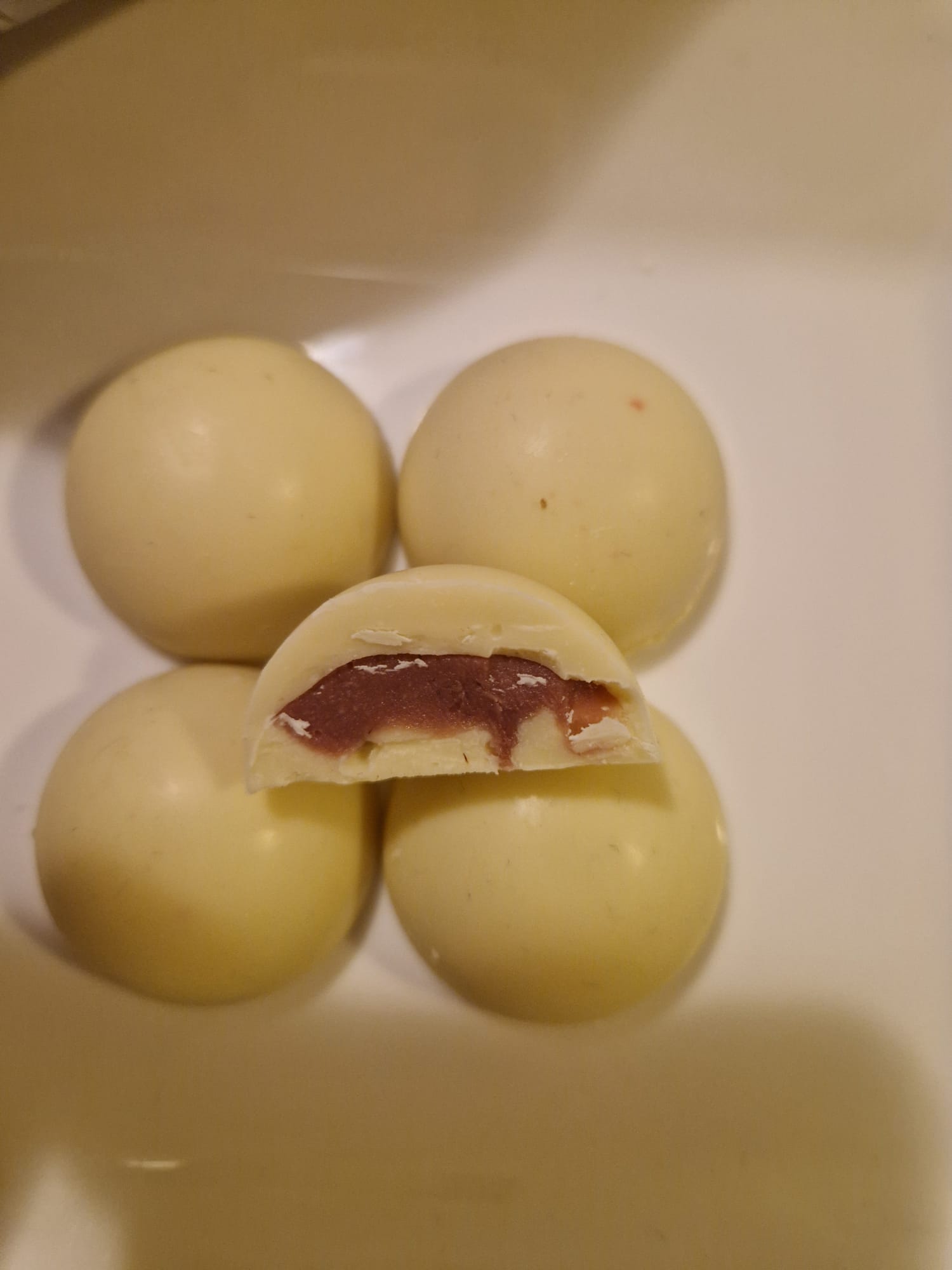 Witte chocoladebonbons van Karivé